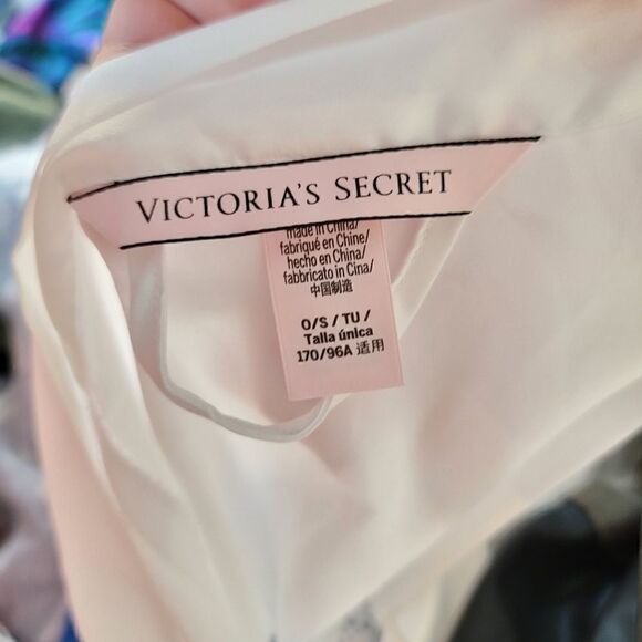 VICTORIA'S SECRET Bride Robe  - Picture 7 of 8